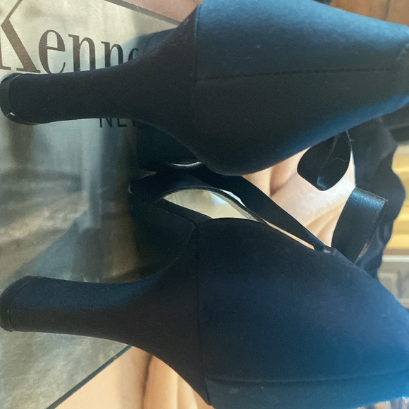 Kenneth Cole Peau De Soie evening shoe leather sole size 7 - Picture 4 of 9